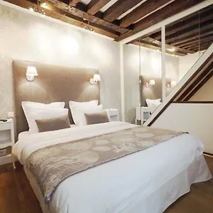 Louvre Parisian Duplex Apartamento